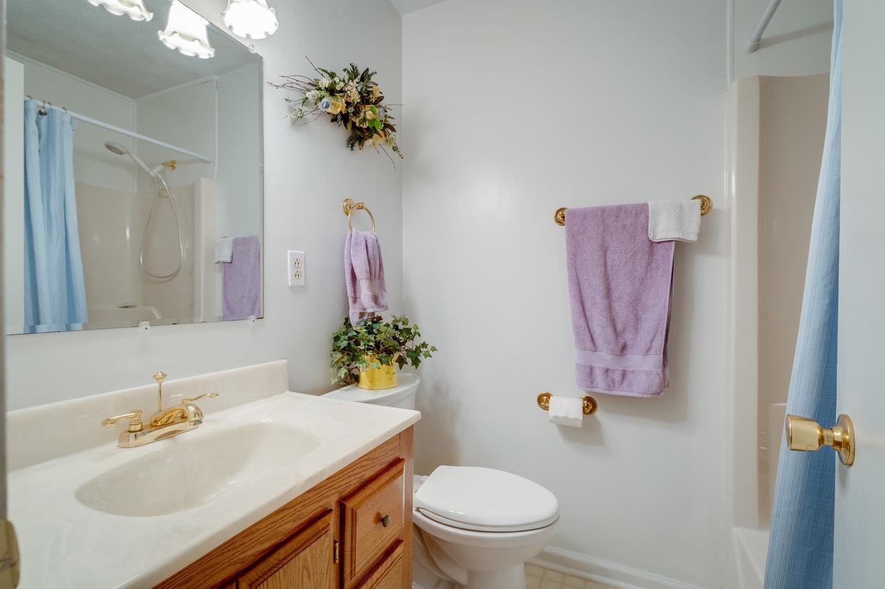 156 ABBOTT CIR