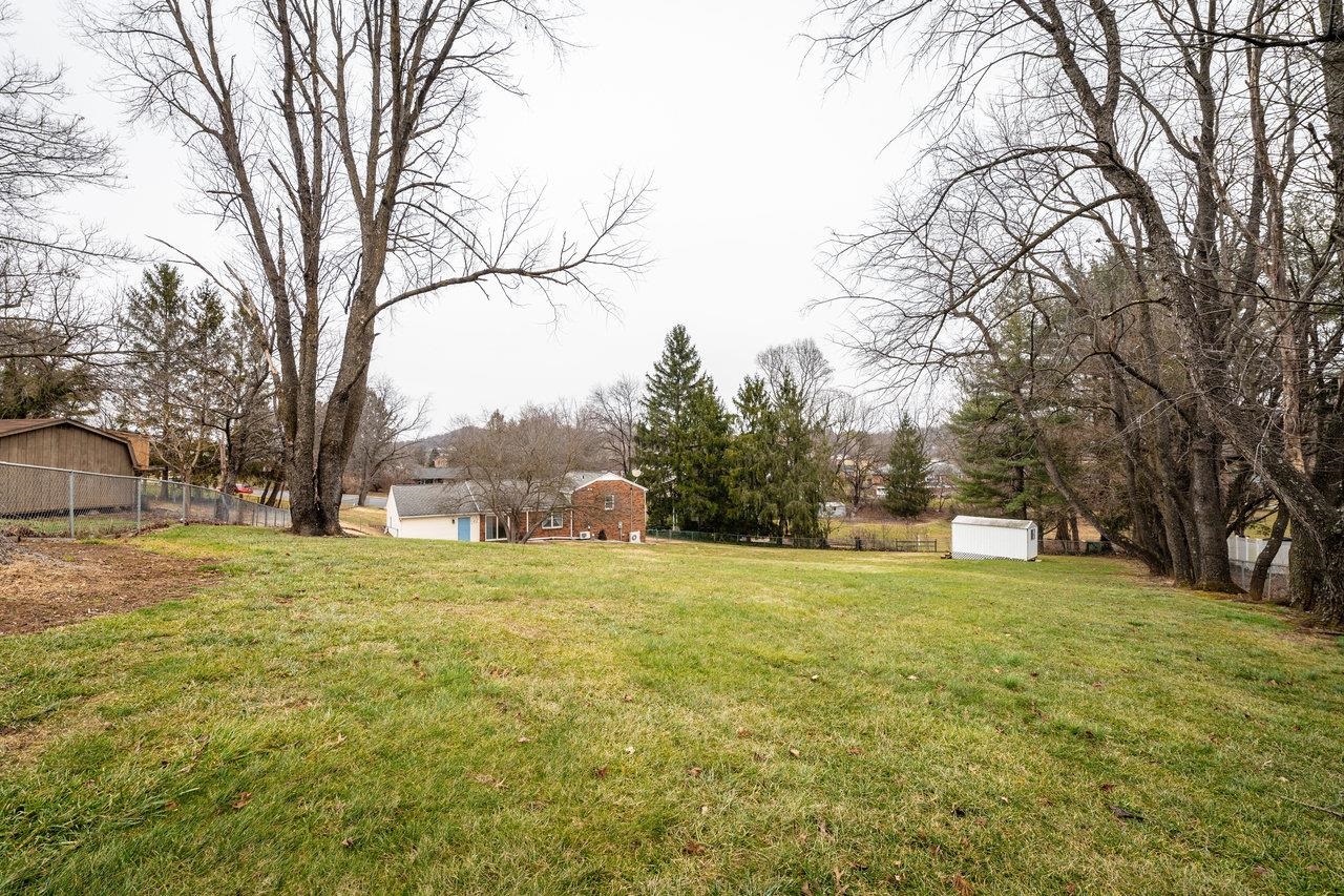 156 ABBOTT CIR