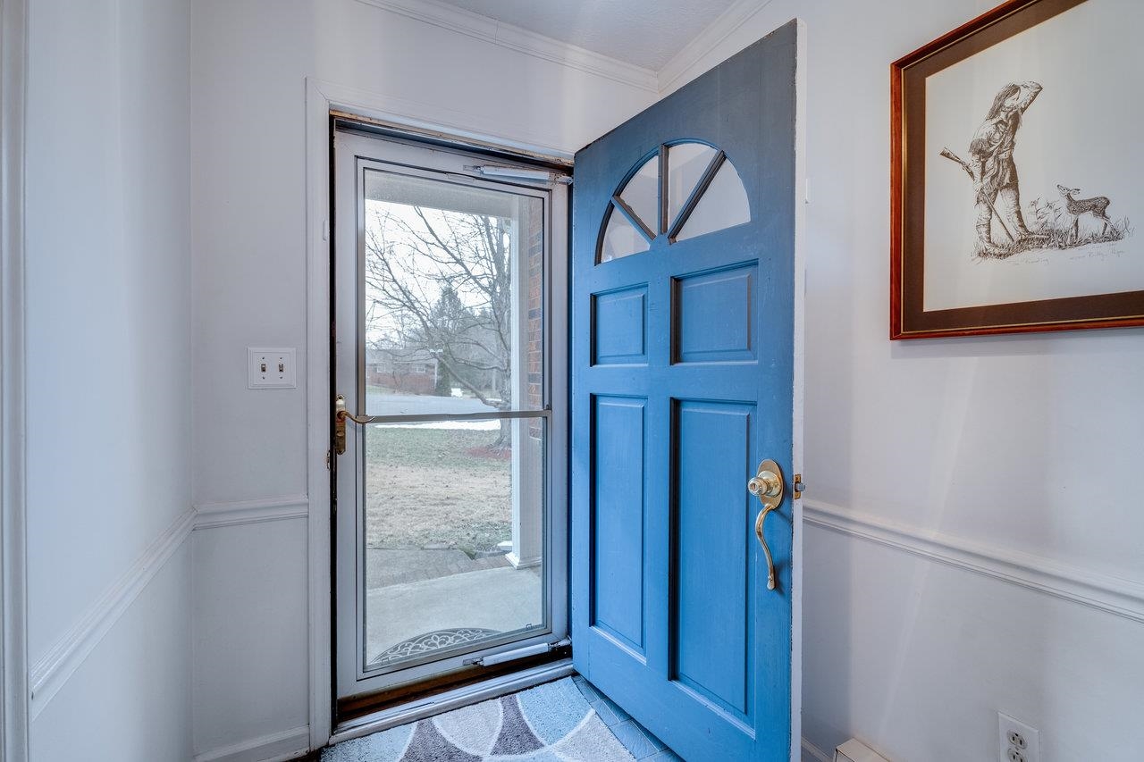 156 ABBOTT CIR