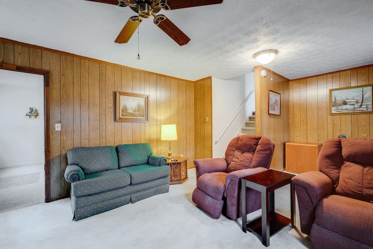 156 ABBOTT CIR
