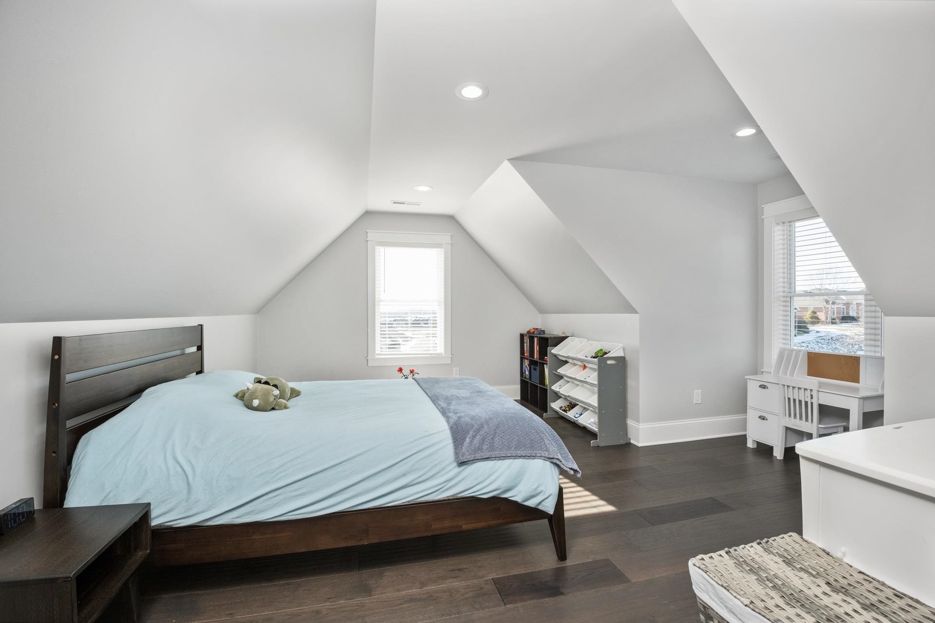 286 CLAREMONT AVE