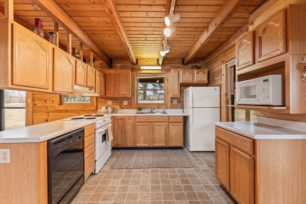 3523 RIVERBEND DR