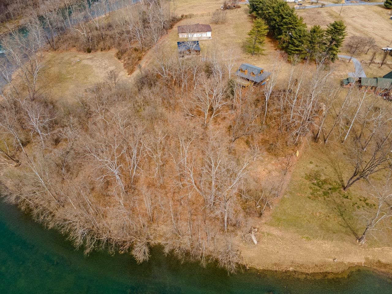 3523 RIVERBEND DR