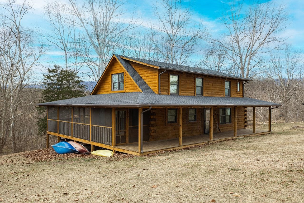 3523 RIVERBEND DR