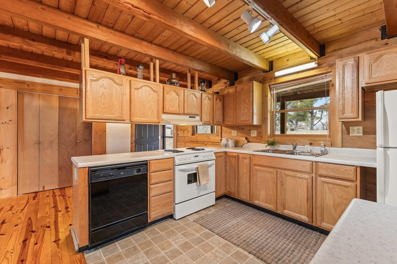 3523 RIVERBEND DR