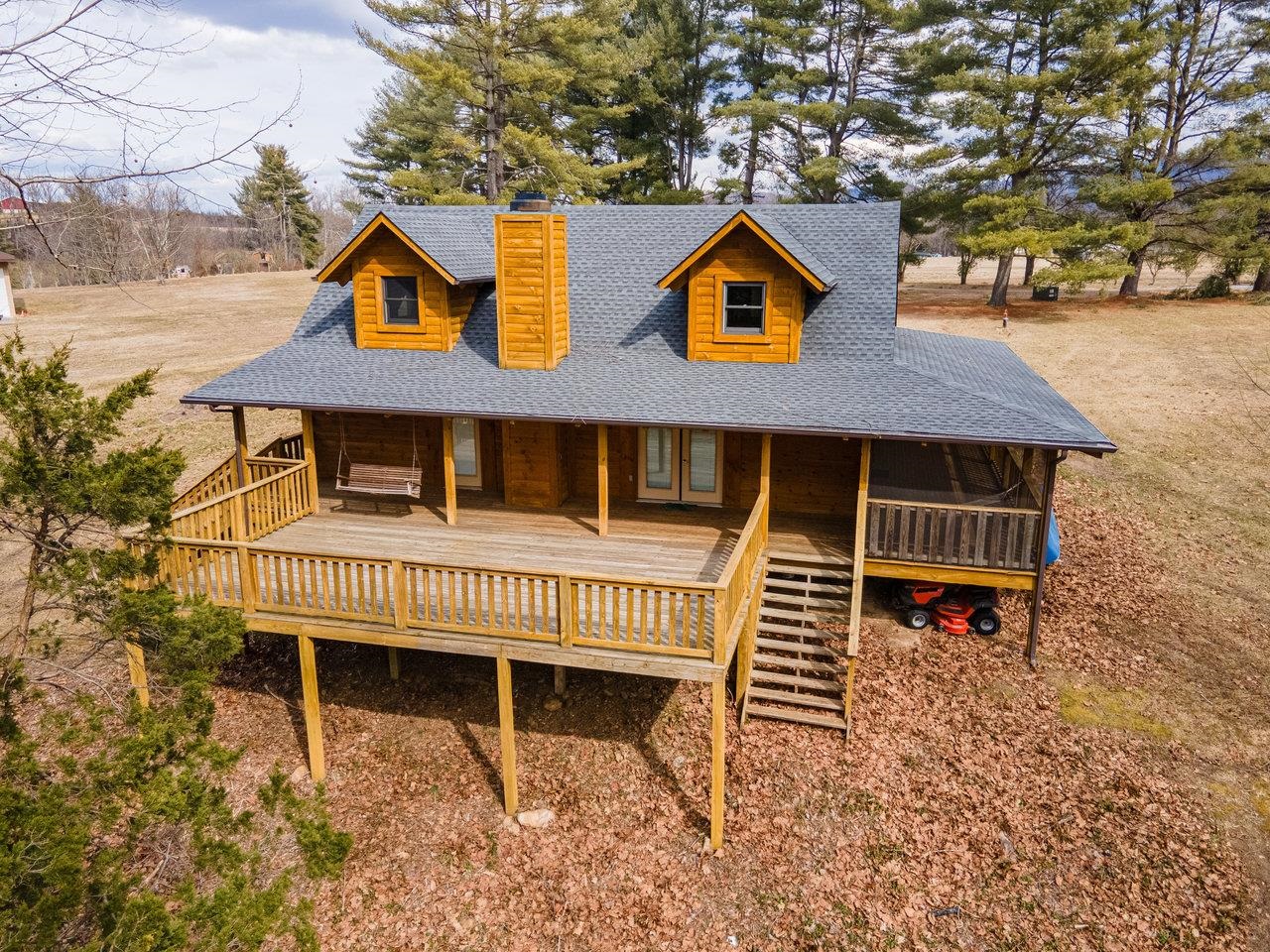 3523 RIVERBEND DR
