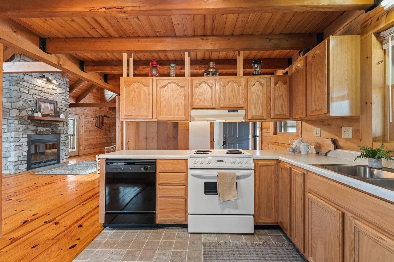 3523 RIVERBEND DR
