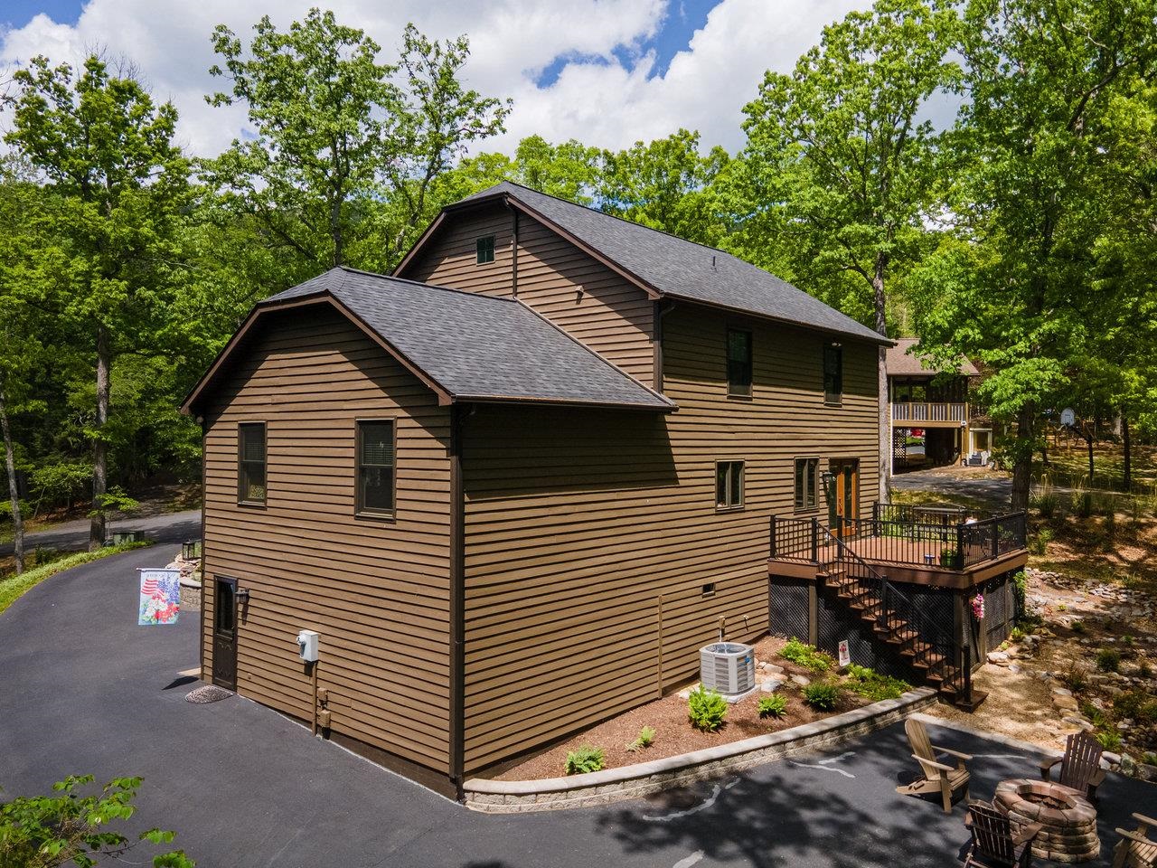 216 PINEY LN
