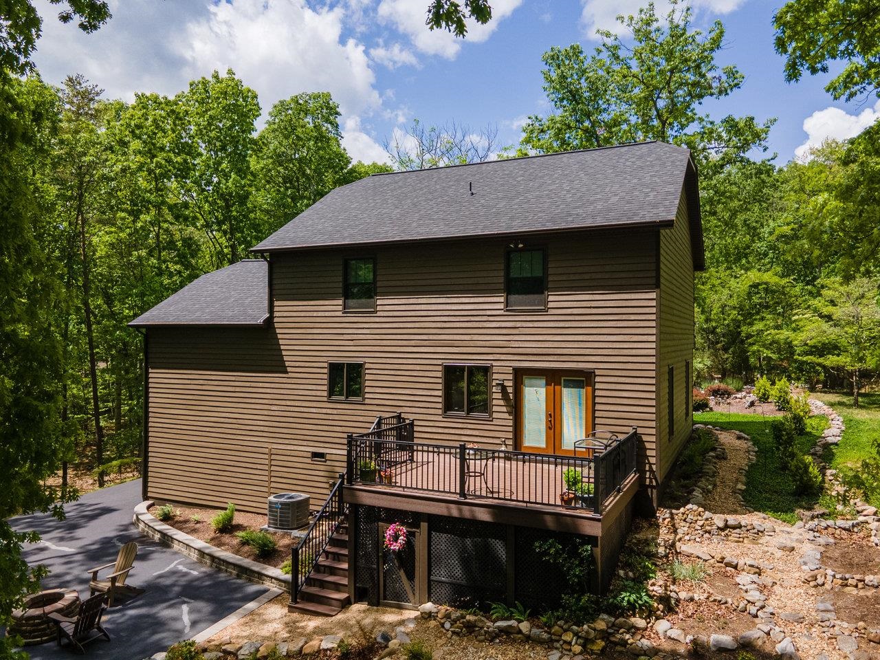 216 PINEY LN