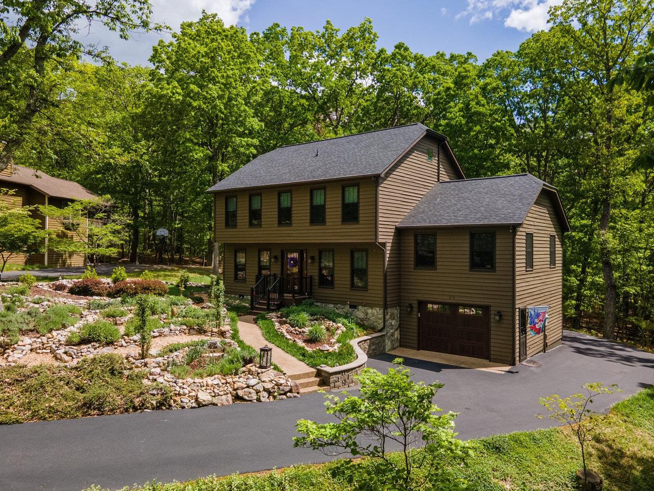 216 PINEY LN