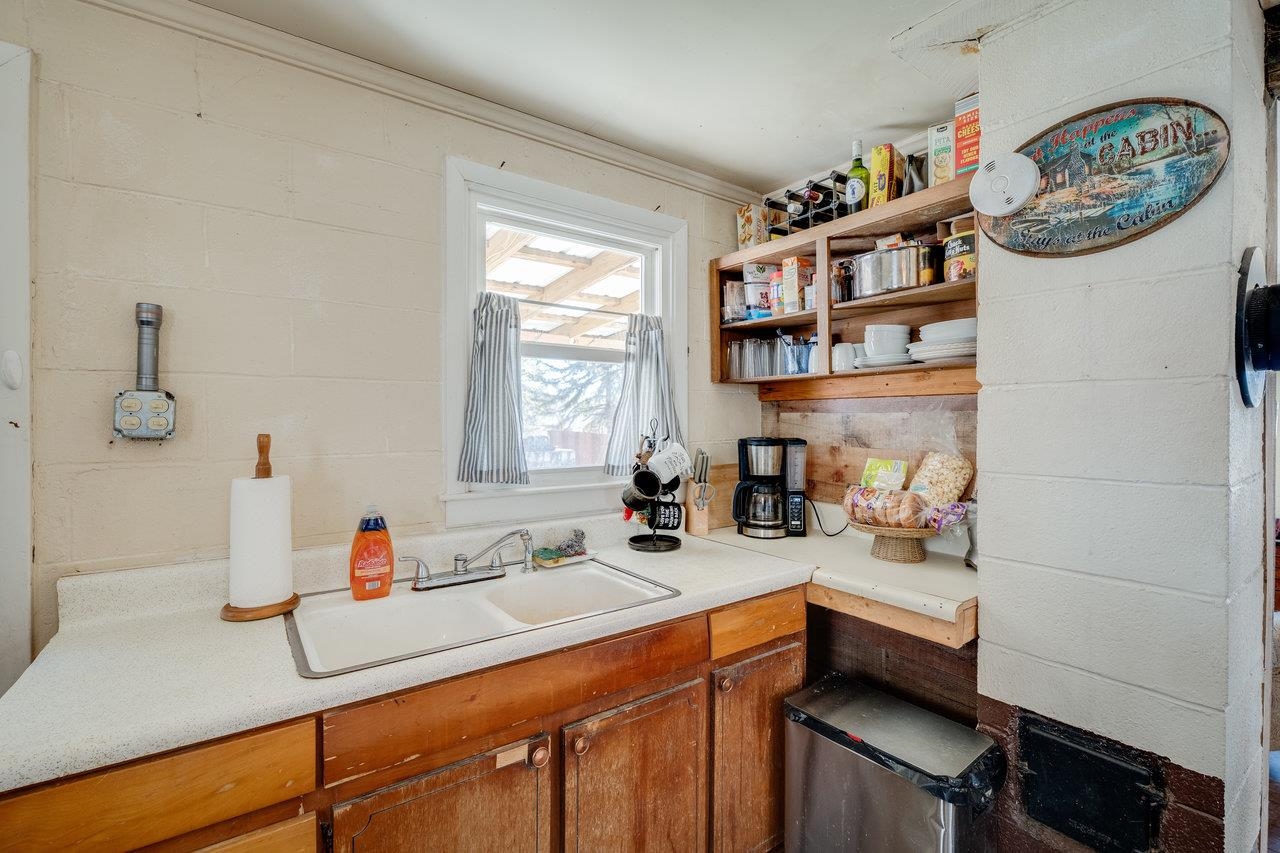 2077 DEERFIELD VALLEY RD