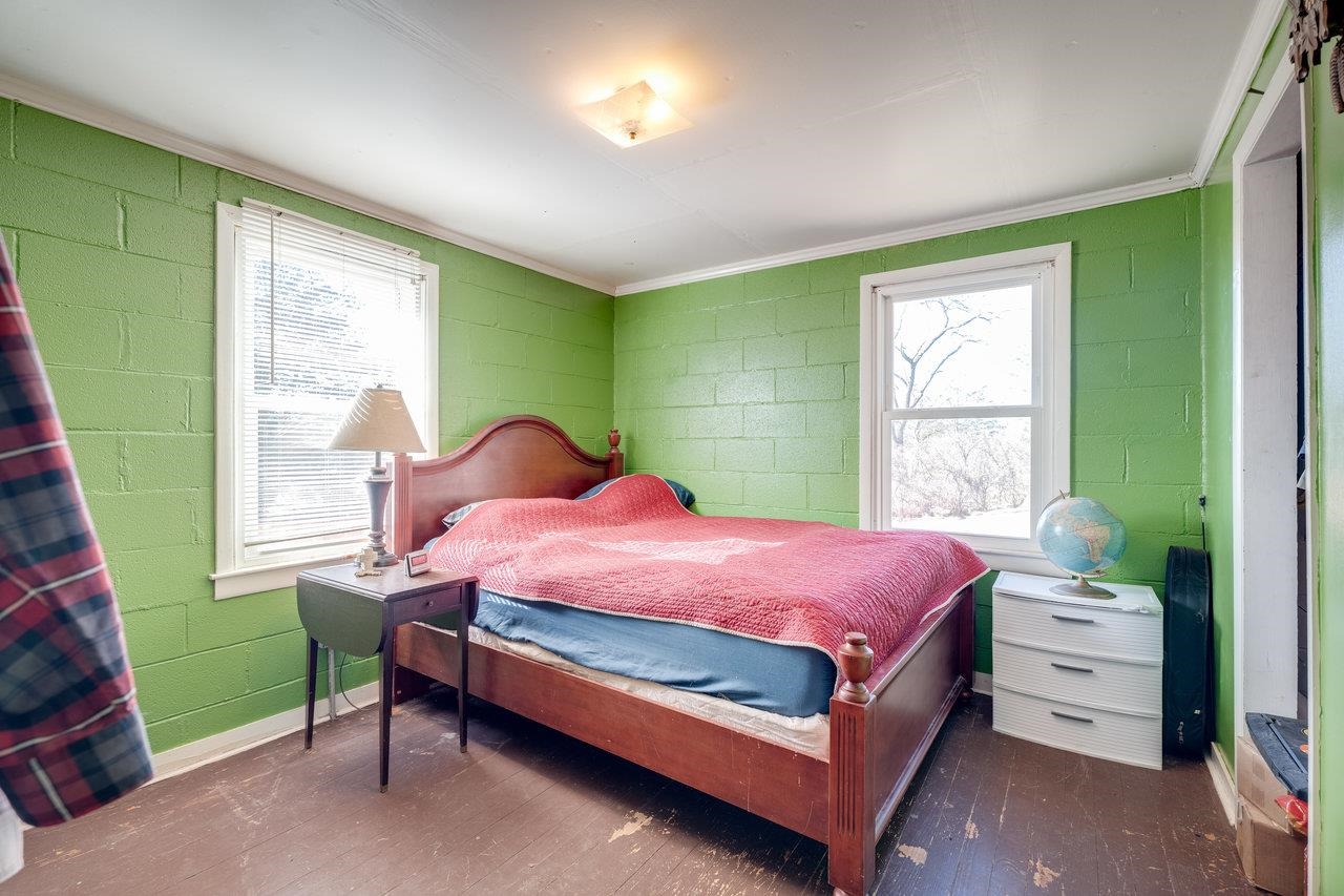 2077 DEERFIELD VALLEY RD