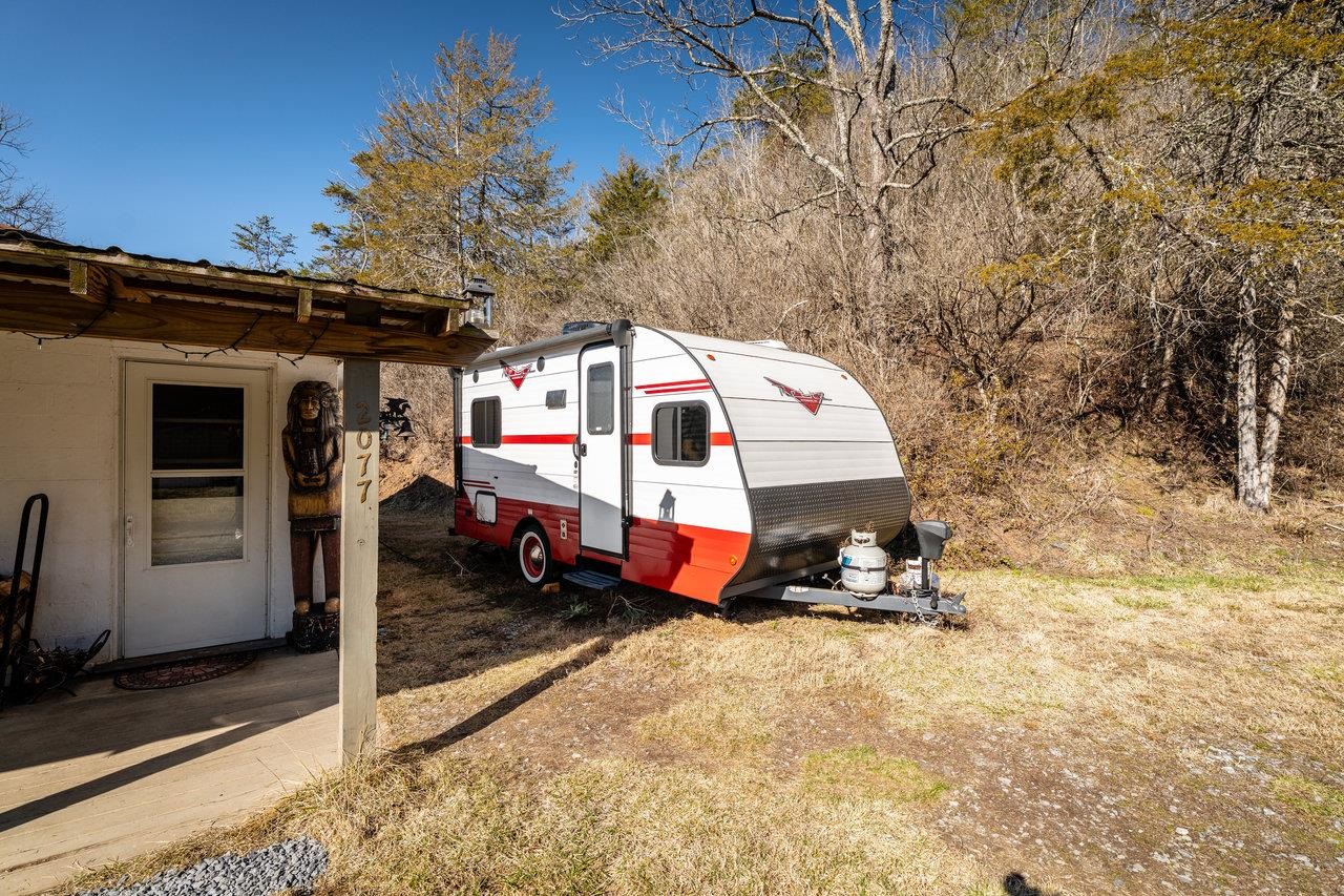 2077 DEERFIELD VALLEY RD