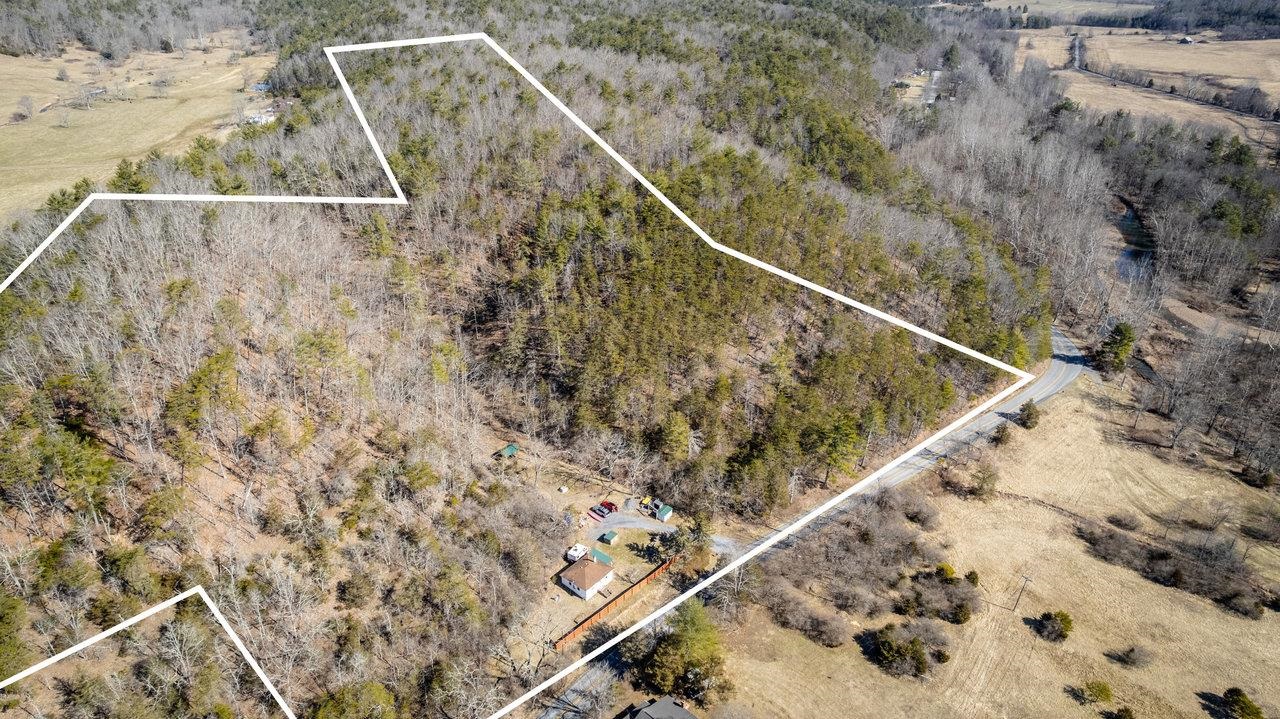 2077 DEERFIELD VALLEY RD