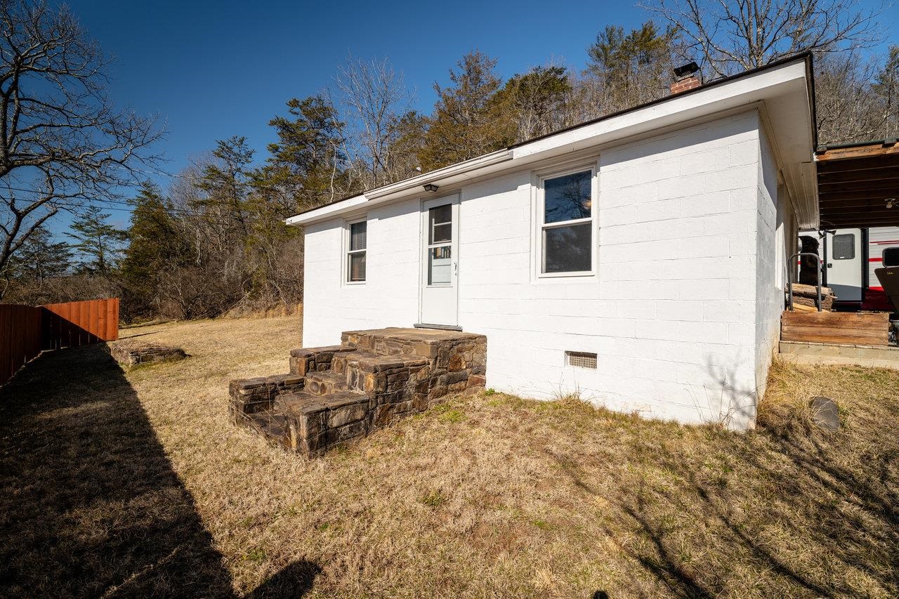 2077 DEERFIELD VALLEY RD