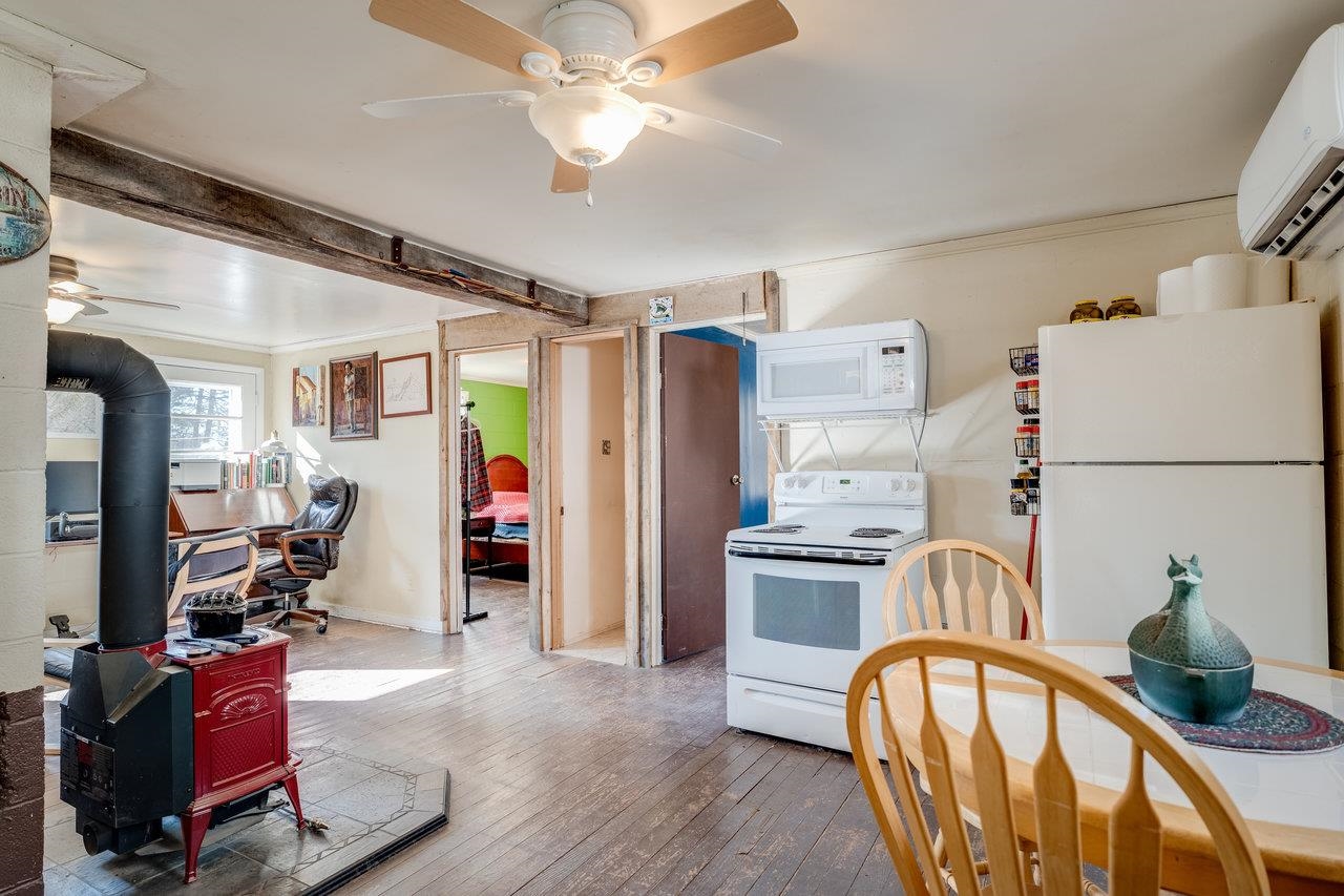 2077 DEERFIELD VALLEY RD