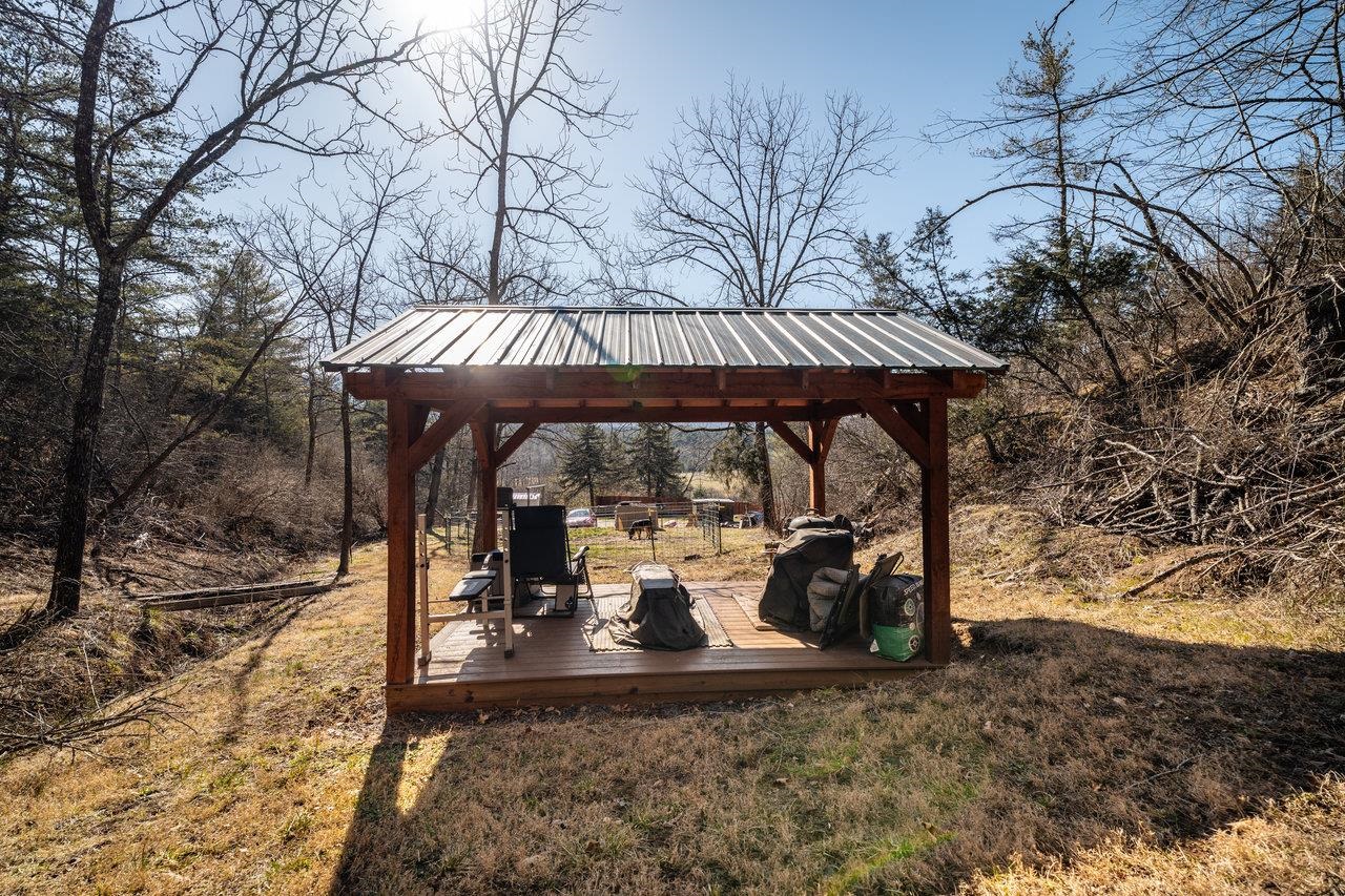 2077 DEERFIELD VALLEY RD