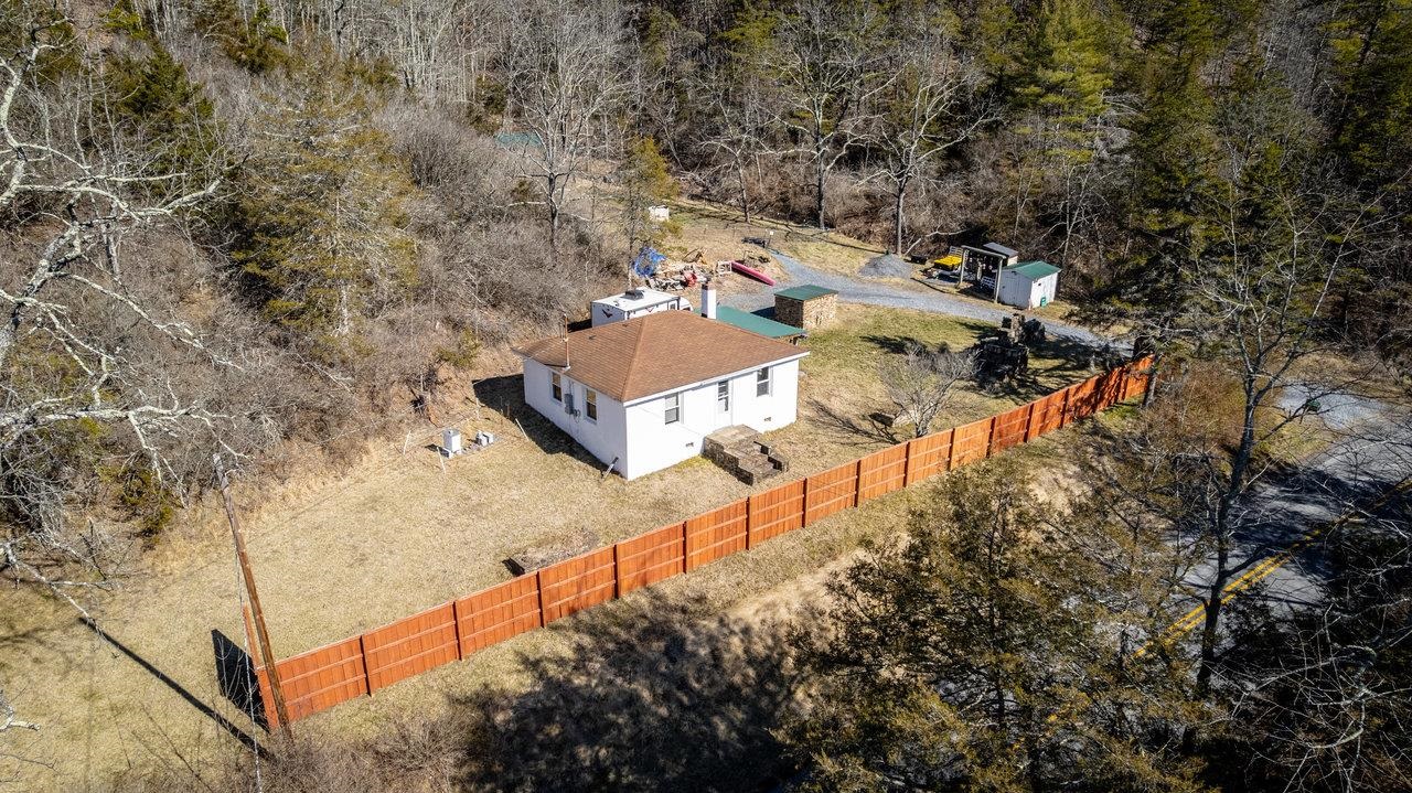 2077 DEERFIELD VALLEY RD