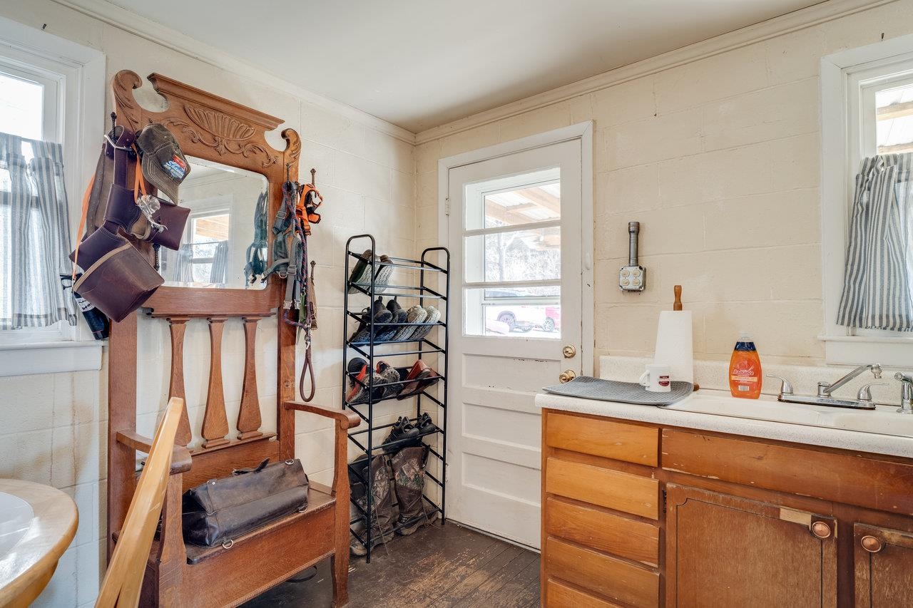 2077 DEERFIELD VALLEY RD