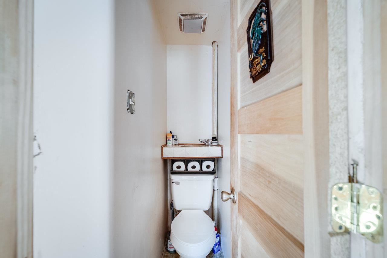 2077 DEERFIELD VALLEY RD