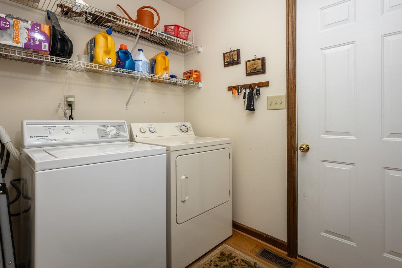 111 PRICE DR