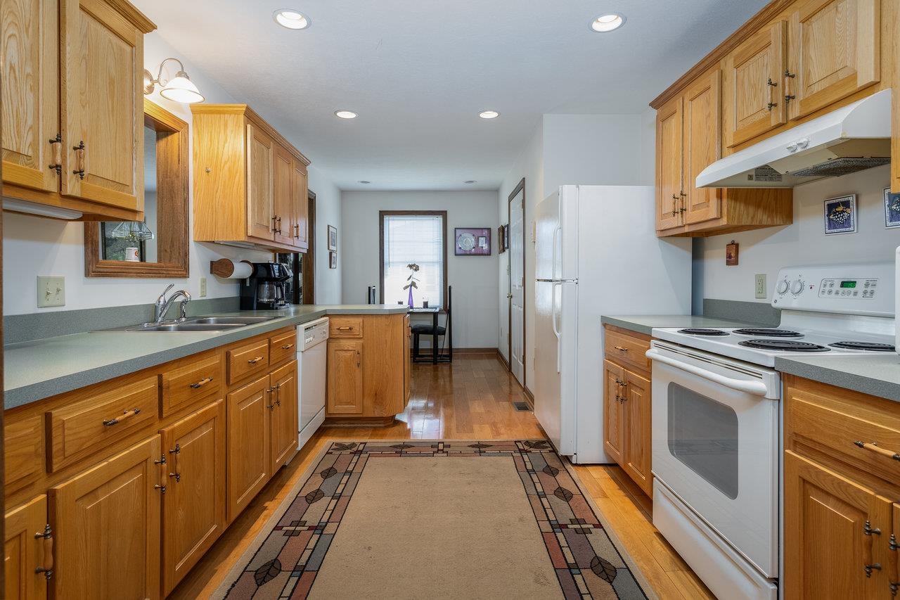 111 PRICE DR