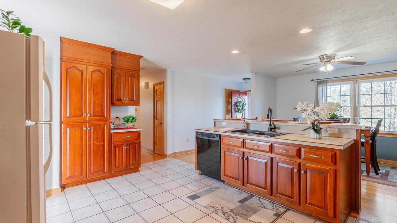 7356 SPRING CREEK RD