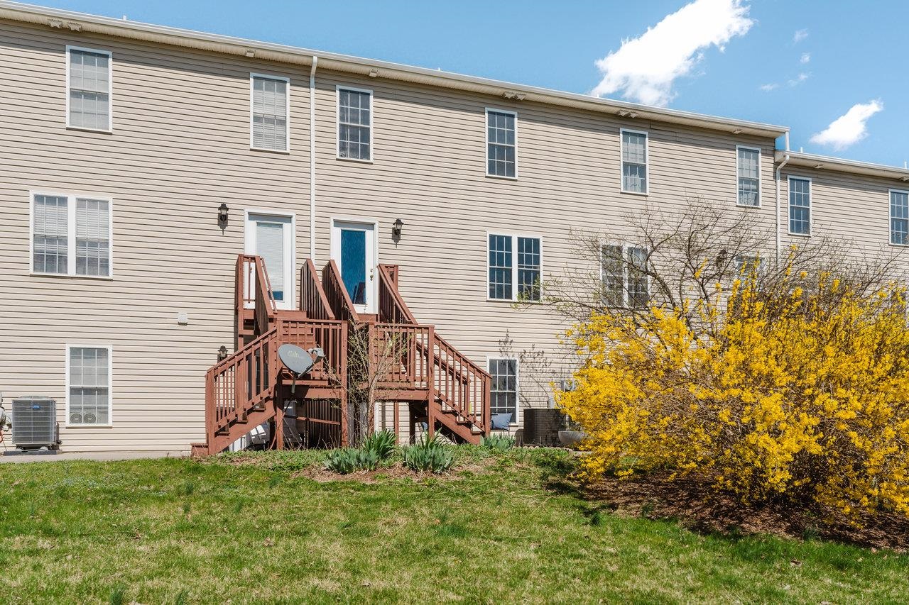 2483 MOSBY CT