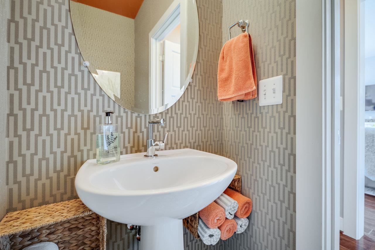 3436 CHARLESTON BLVD