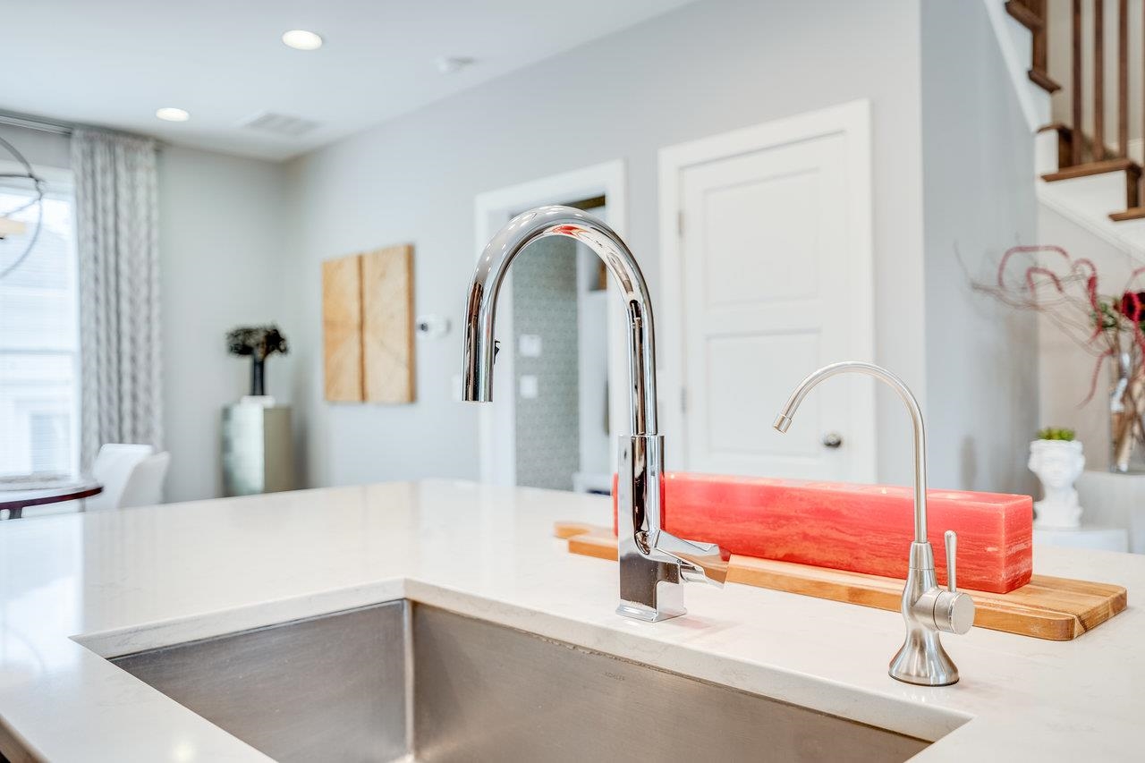 3436 CHARLESTON BLVD