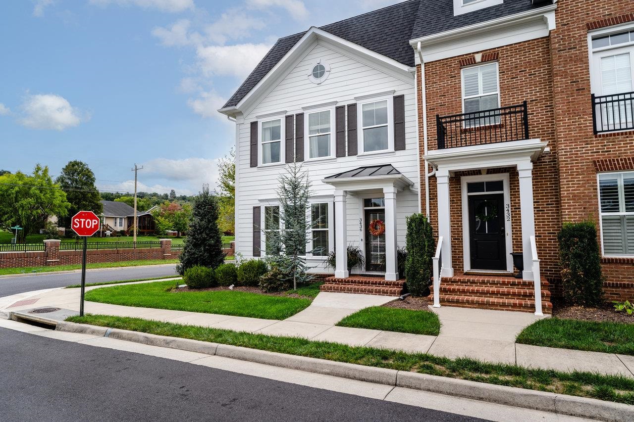 3436 CHARLESTON BLVD