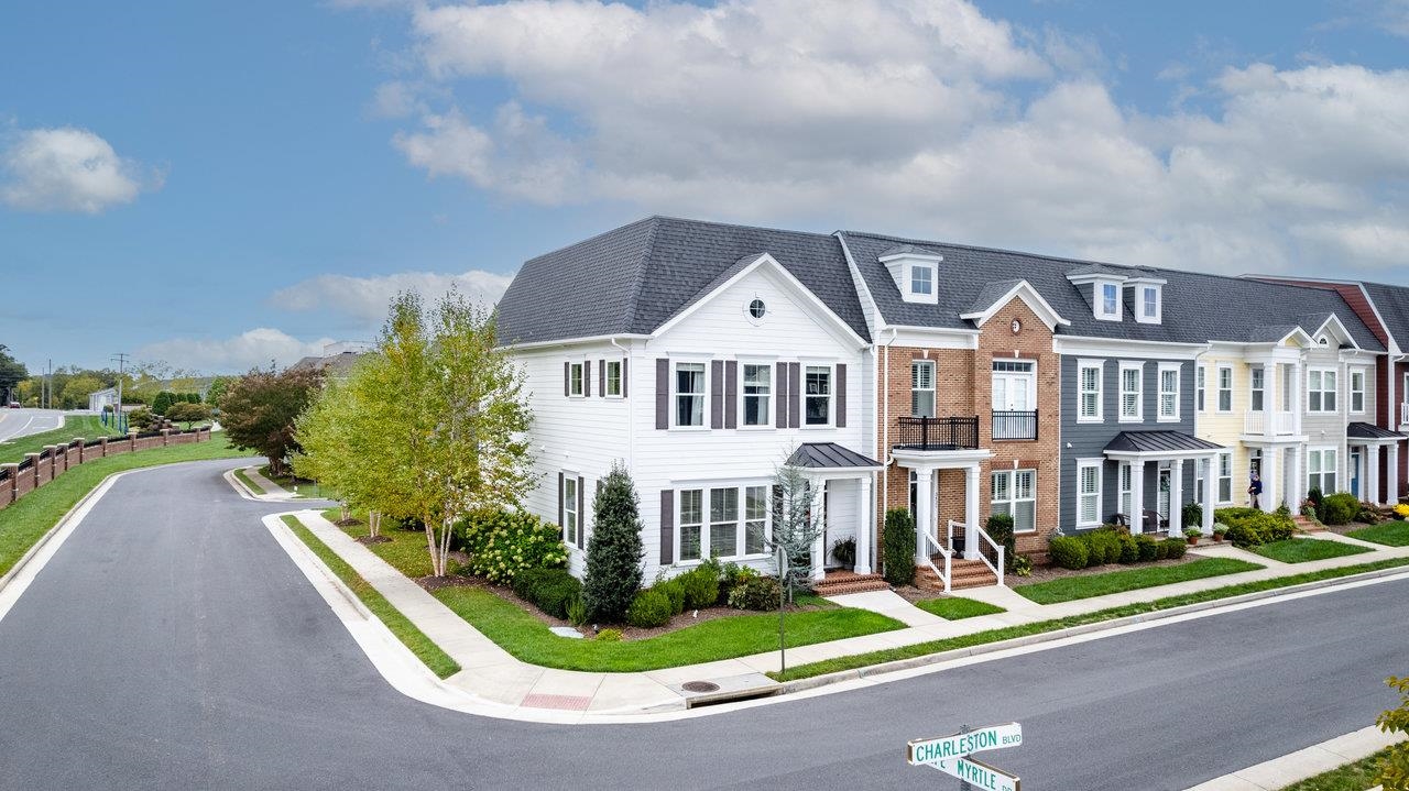 3436 CHARLESTON BLVD