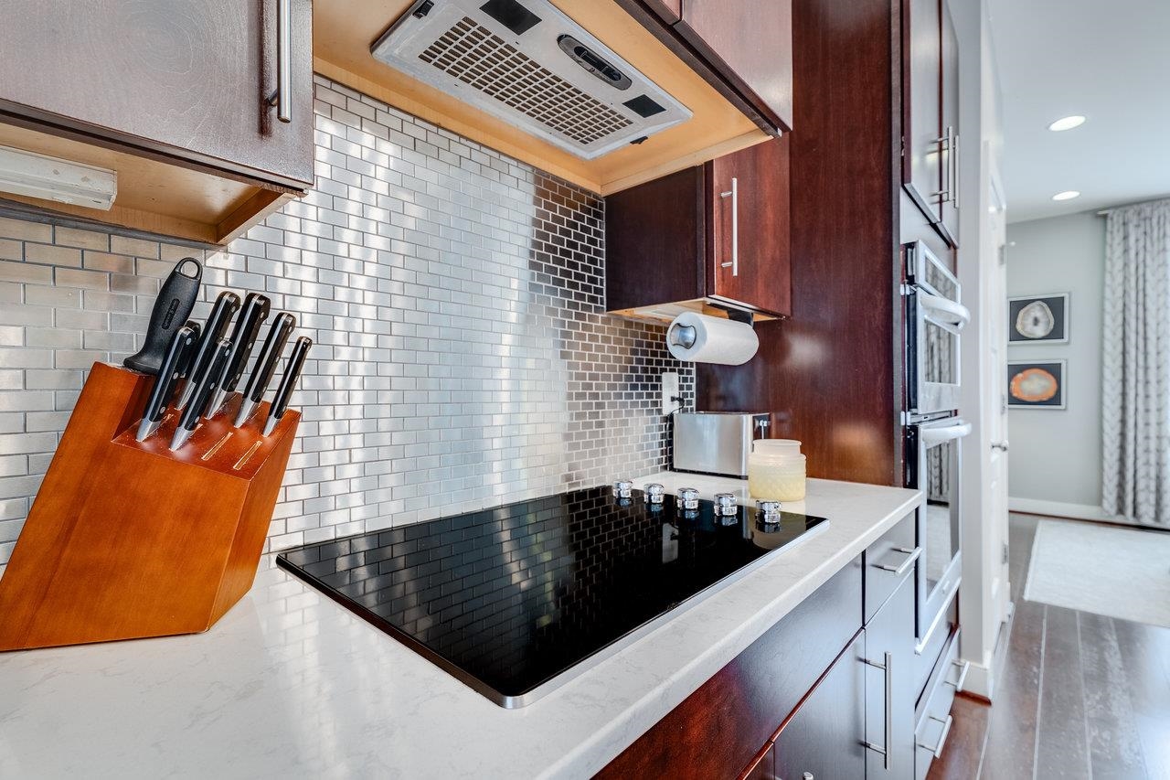 3436 CHARLESTON BLVD