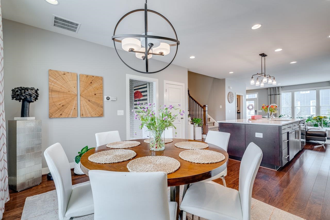 3436 CHARLESTON BLVD