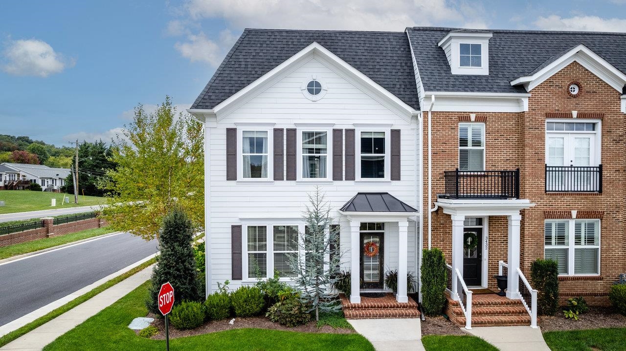 3436 CHARLESTON BLVD