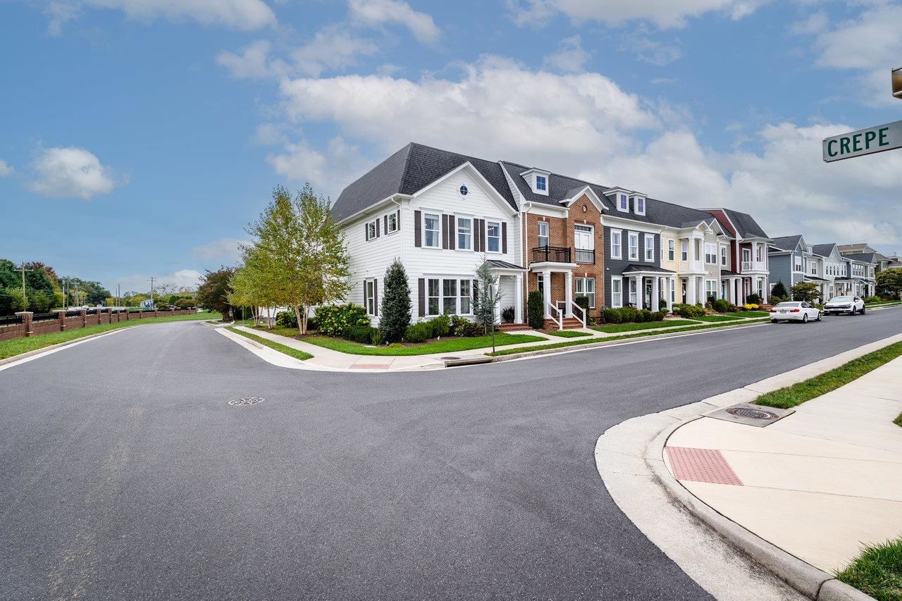 3436 CHARLESTON BLVD