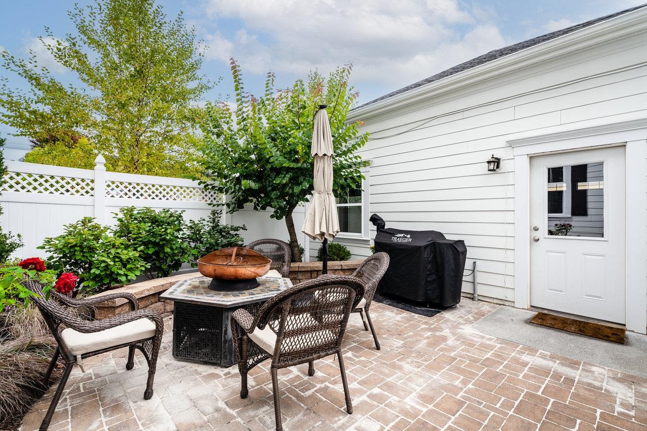 3436 CHARLESTON BLVD