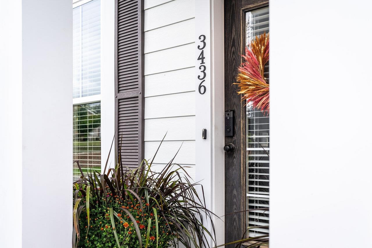 3436 CHARLESTON BLVD