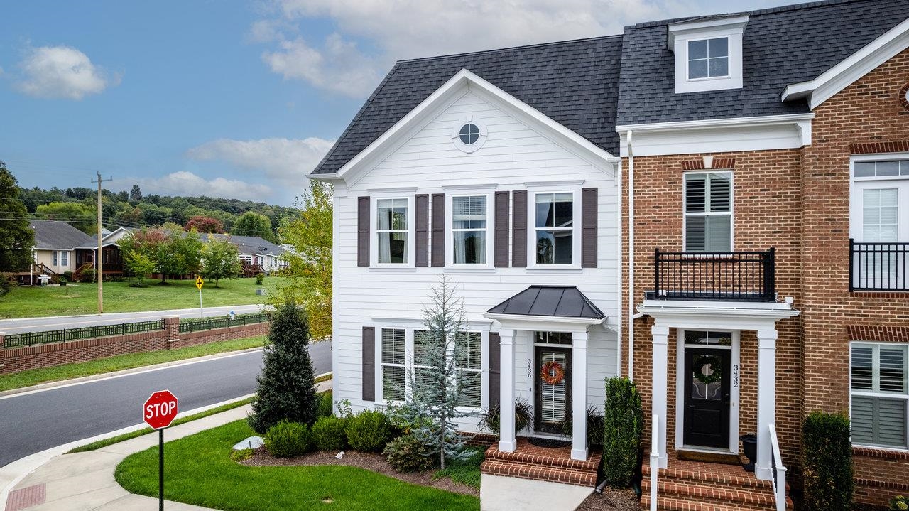 3436 CHARLESTON BLVD