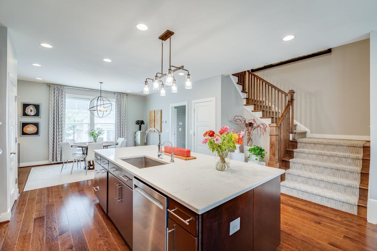 3436 CHARLESTON BLVD