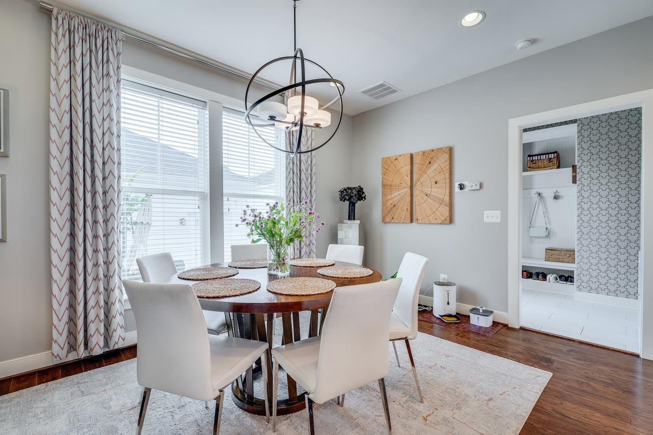 3436 CHARLESTON BLVD