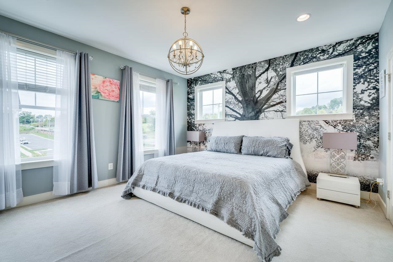 3436 CHARLESTON BLVD