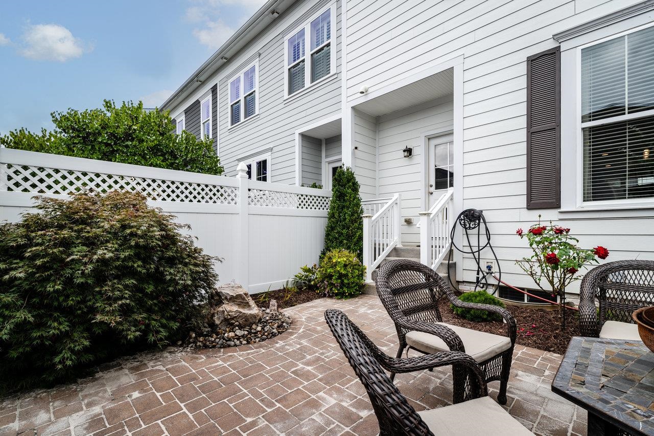 3436 CHARLESTON BLVD