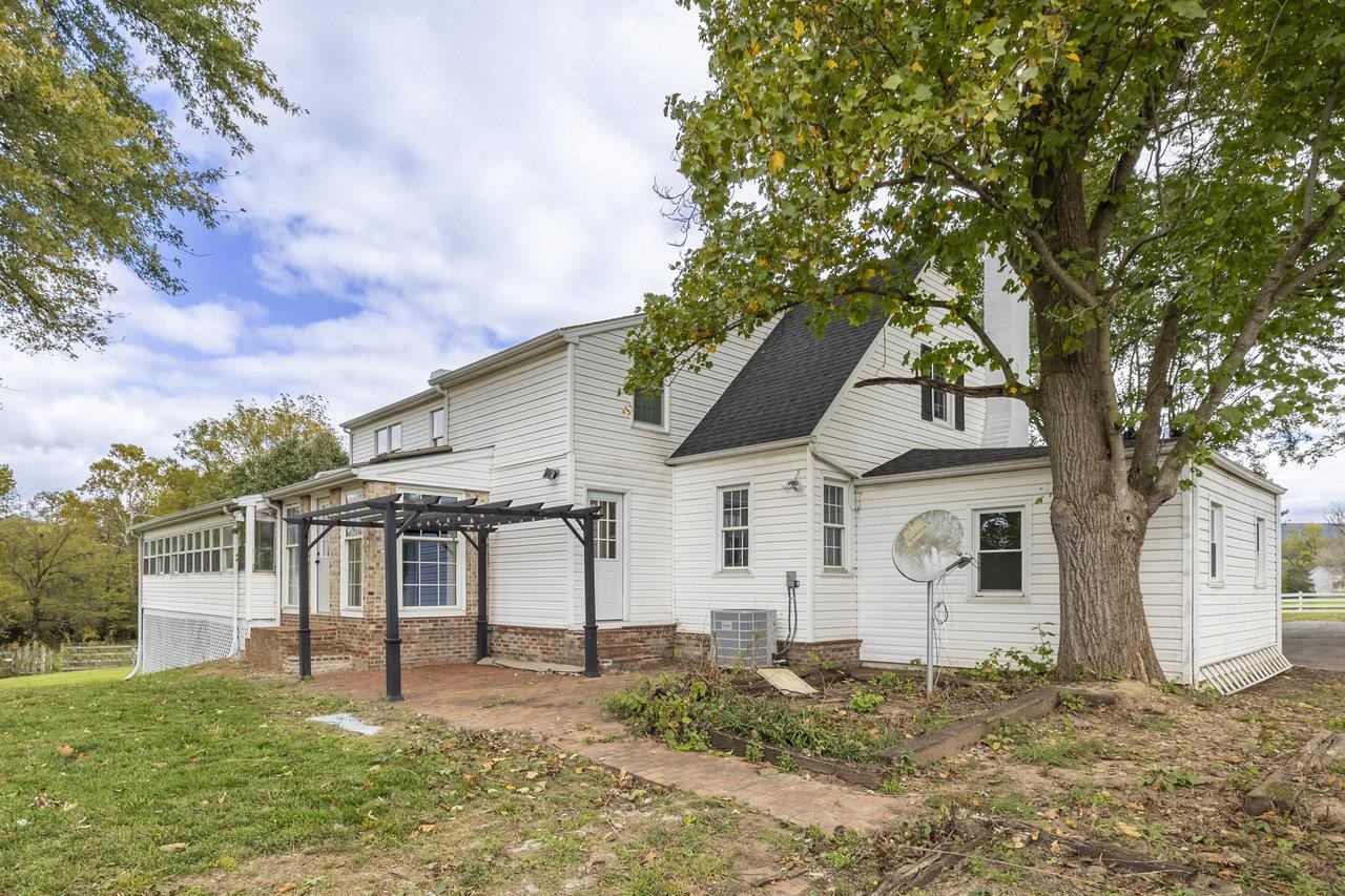 11193 INDIAN TRAIL RD