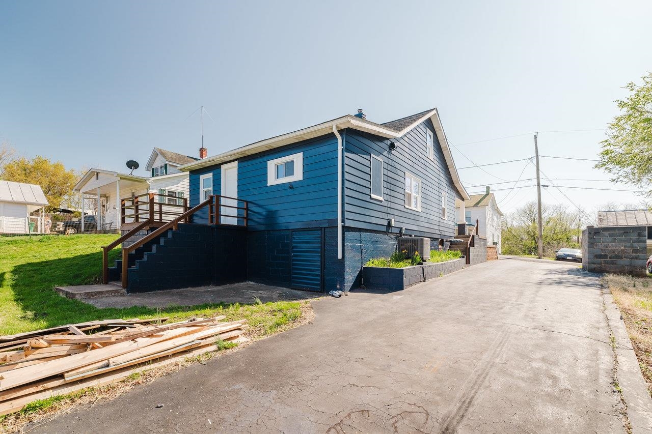52 BRUMBACK AVE