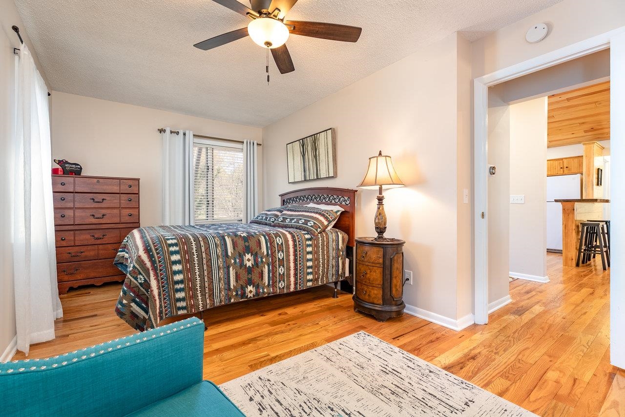 2829 LANIER LN