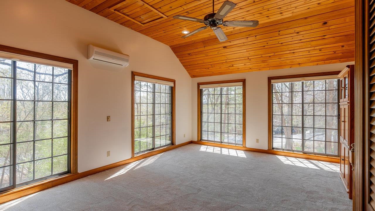 253 ELK LN