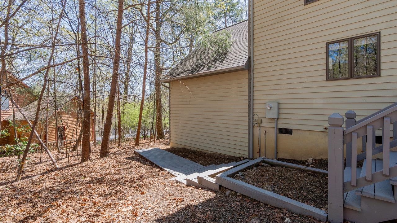 253 ELK LN