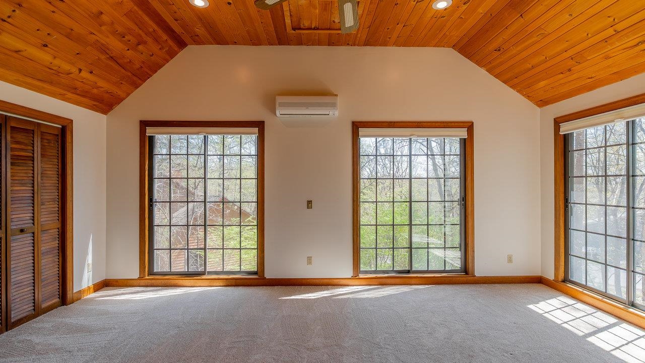253 ELK LN