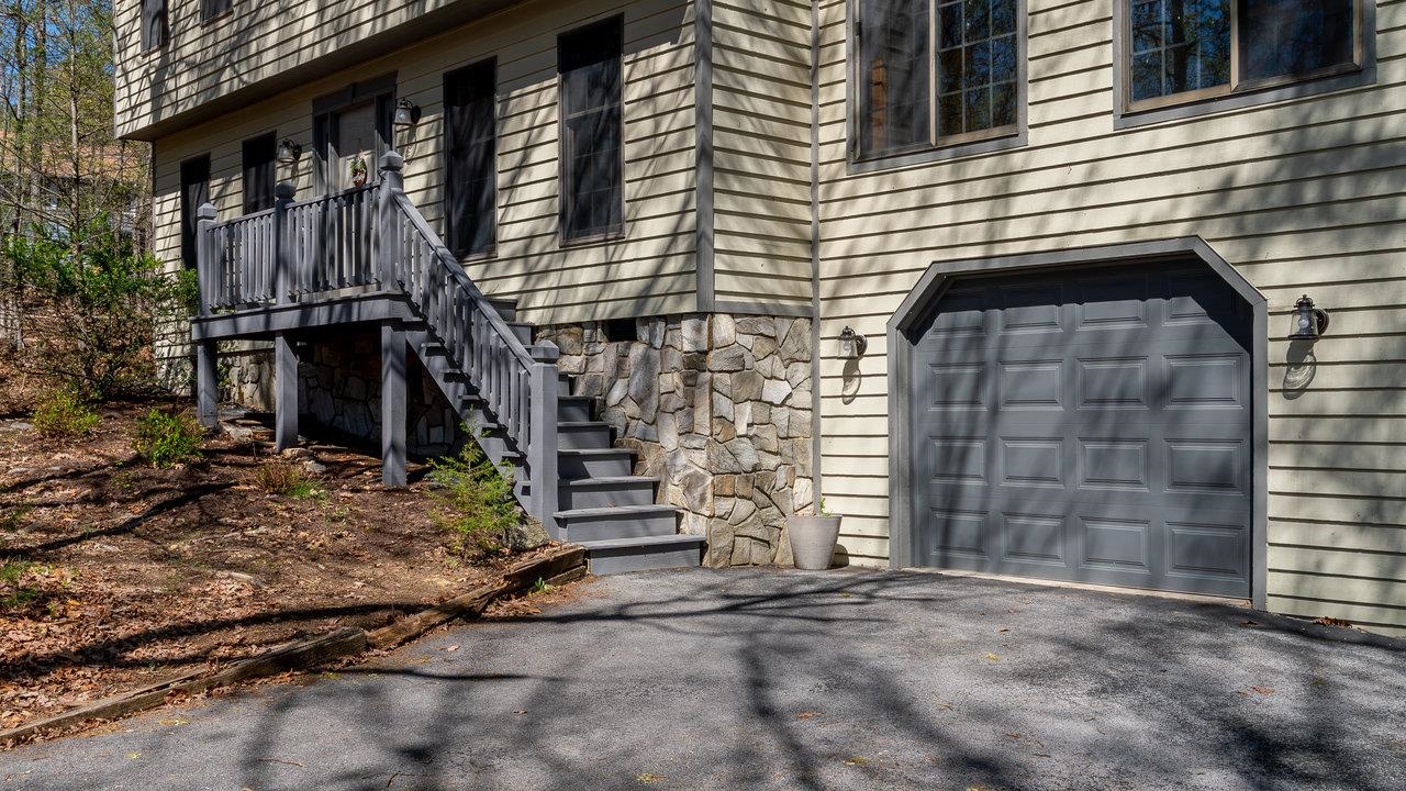 253 ELK LN